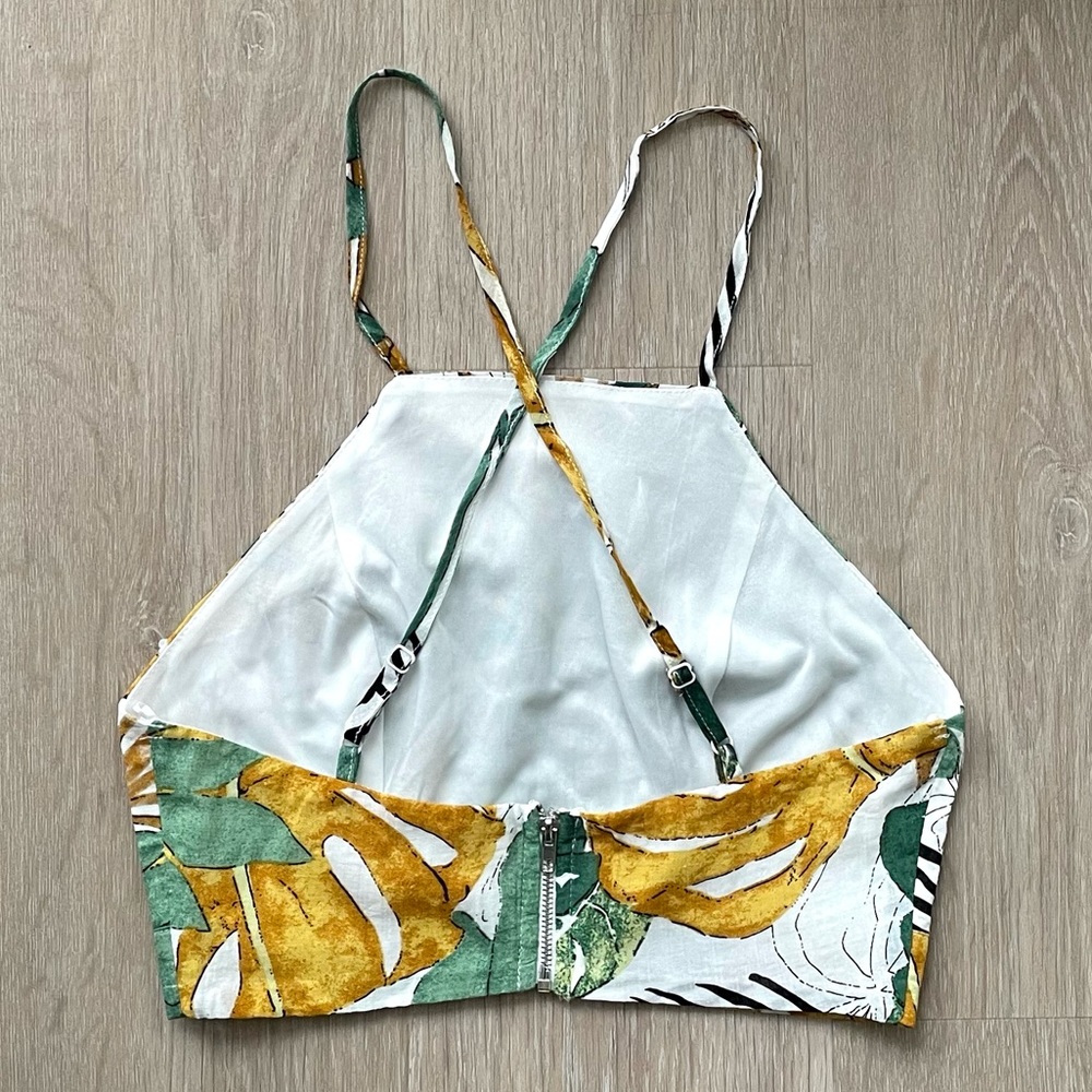 Dress Day Tropical Adjustable Cross Strap Crop Halter Top - Picture 3 of 6